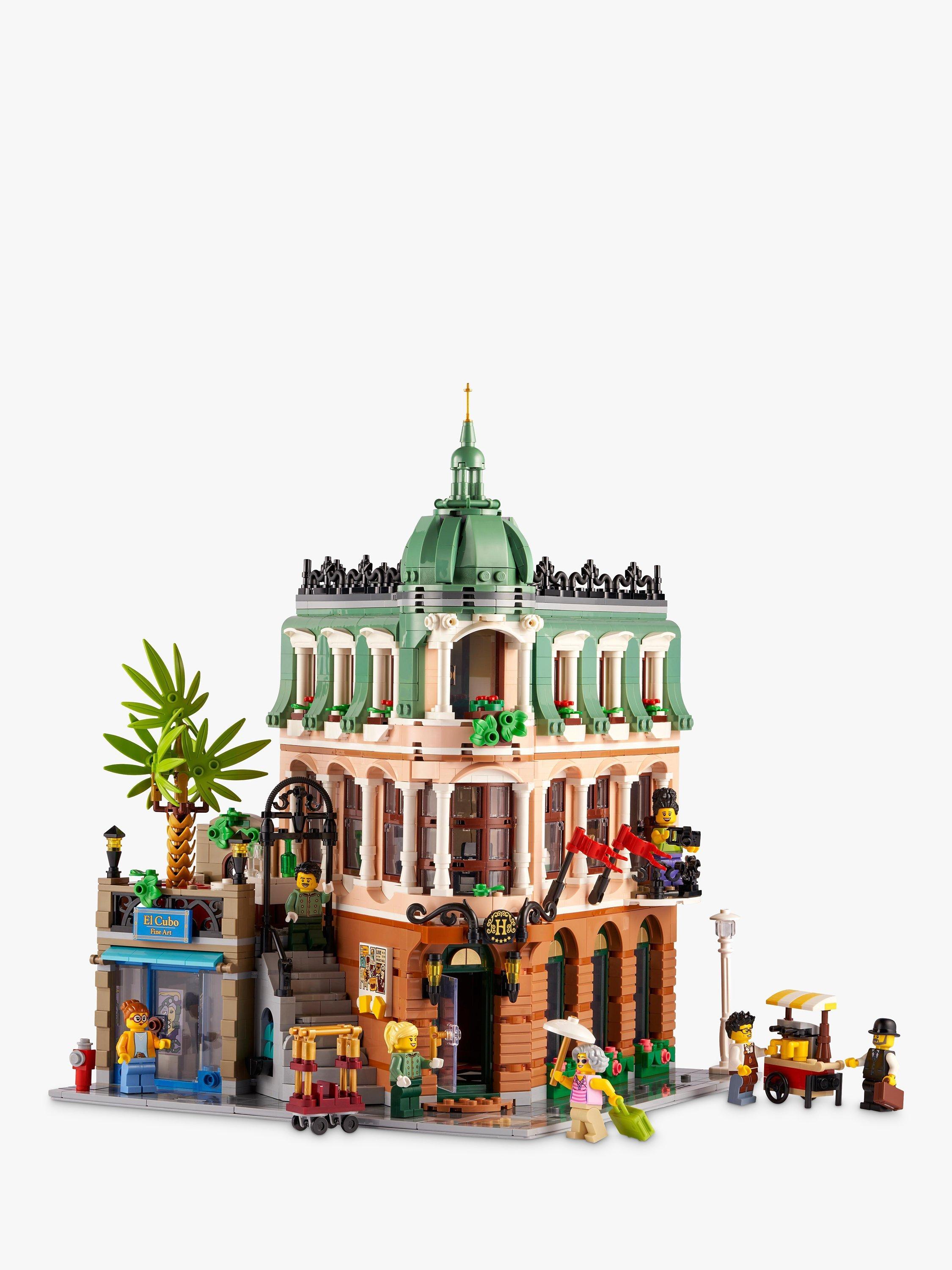 LEGO Icons 10297 Boutique Hotel